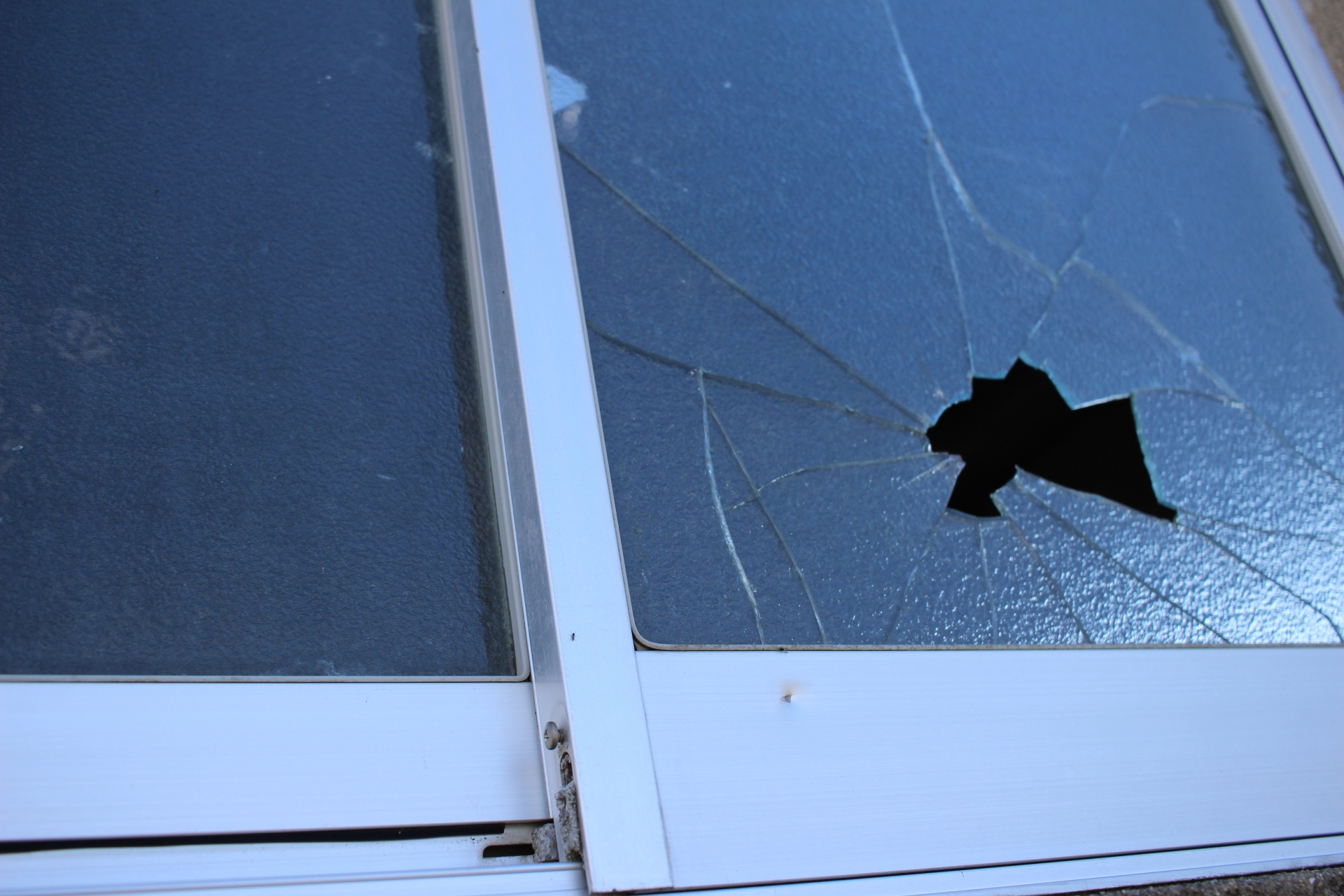 賃貸 窓 ガラス 割れ た 保険
