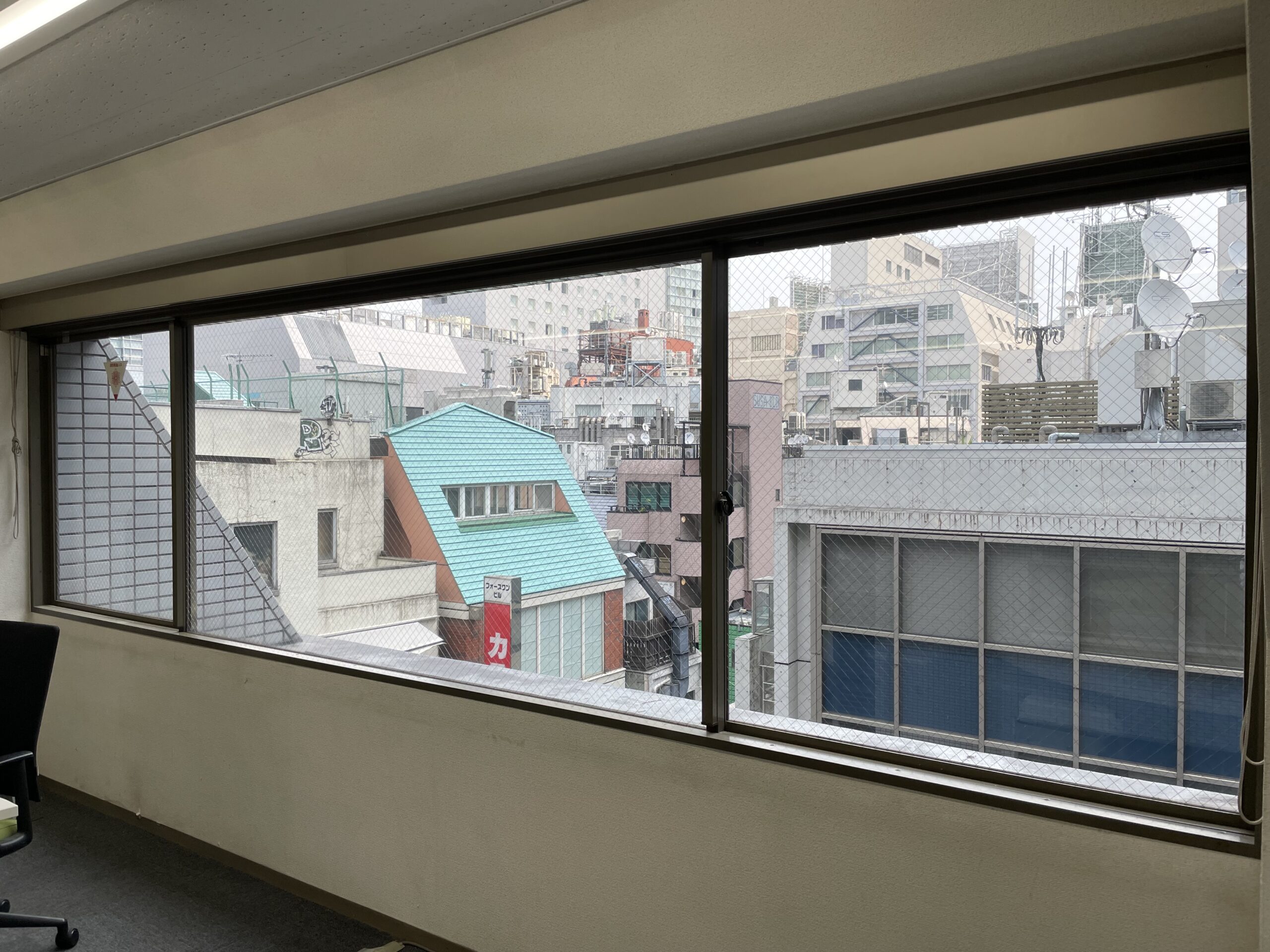 渋谷区で暑さカットの透明ガラスフィルムならHarumado